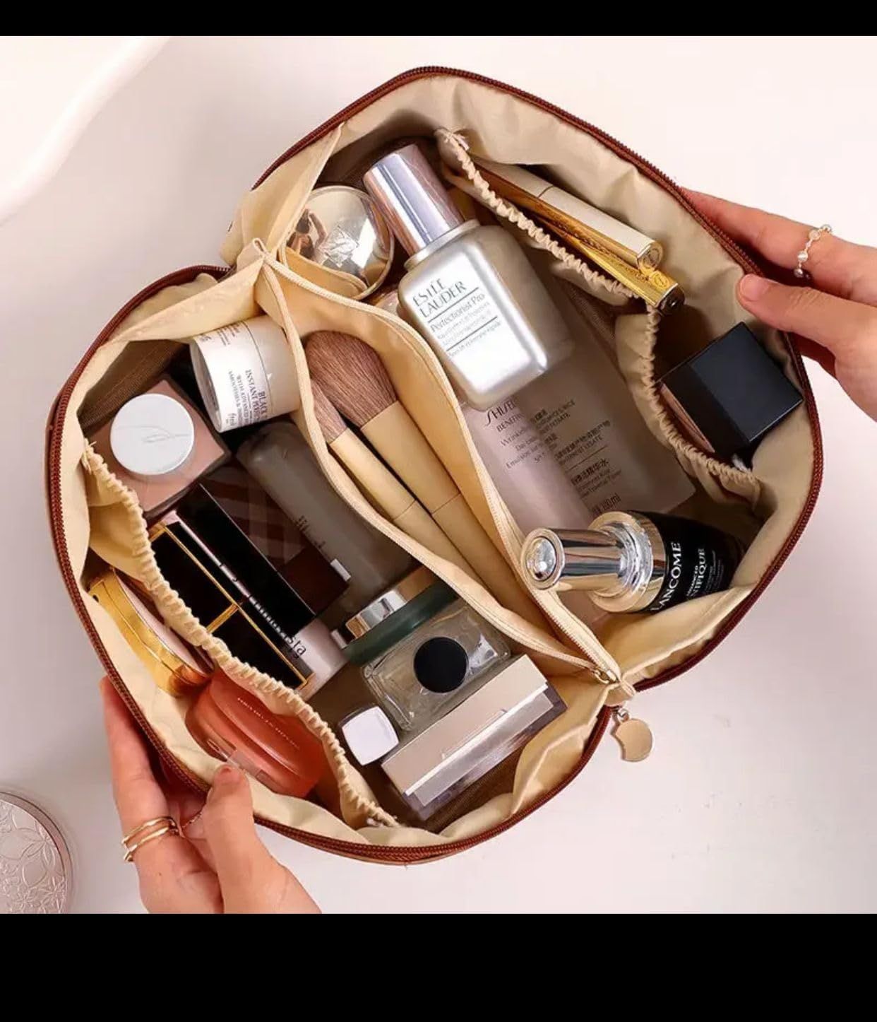 Cosmetic Bag Makeup Vanity Case with Large Capacity, Waterproof PU Material, Multiple Compartments with Zipper Closure